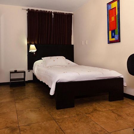 בוגוטה Hotel Alojate In מראה חיצוני תמונה